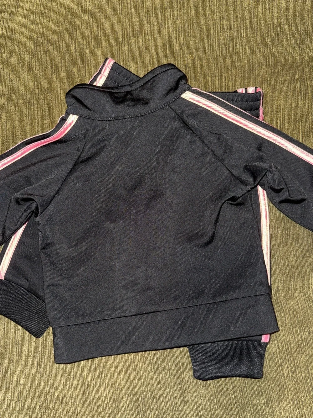 Set of 2 Outfits Adidas & Champion
